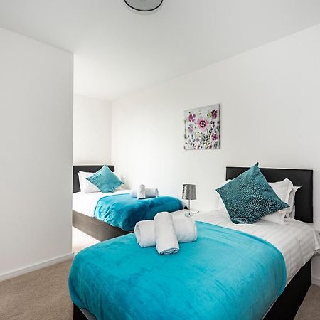 Chiswick Park 3 Bed 3 Bath West London - Parking Londres Exterior foto