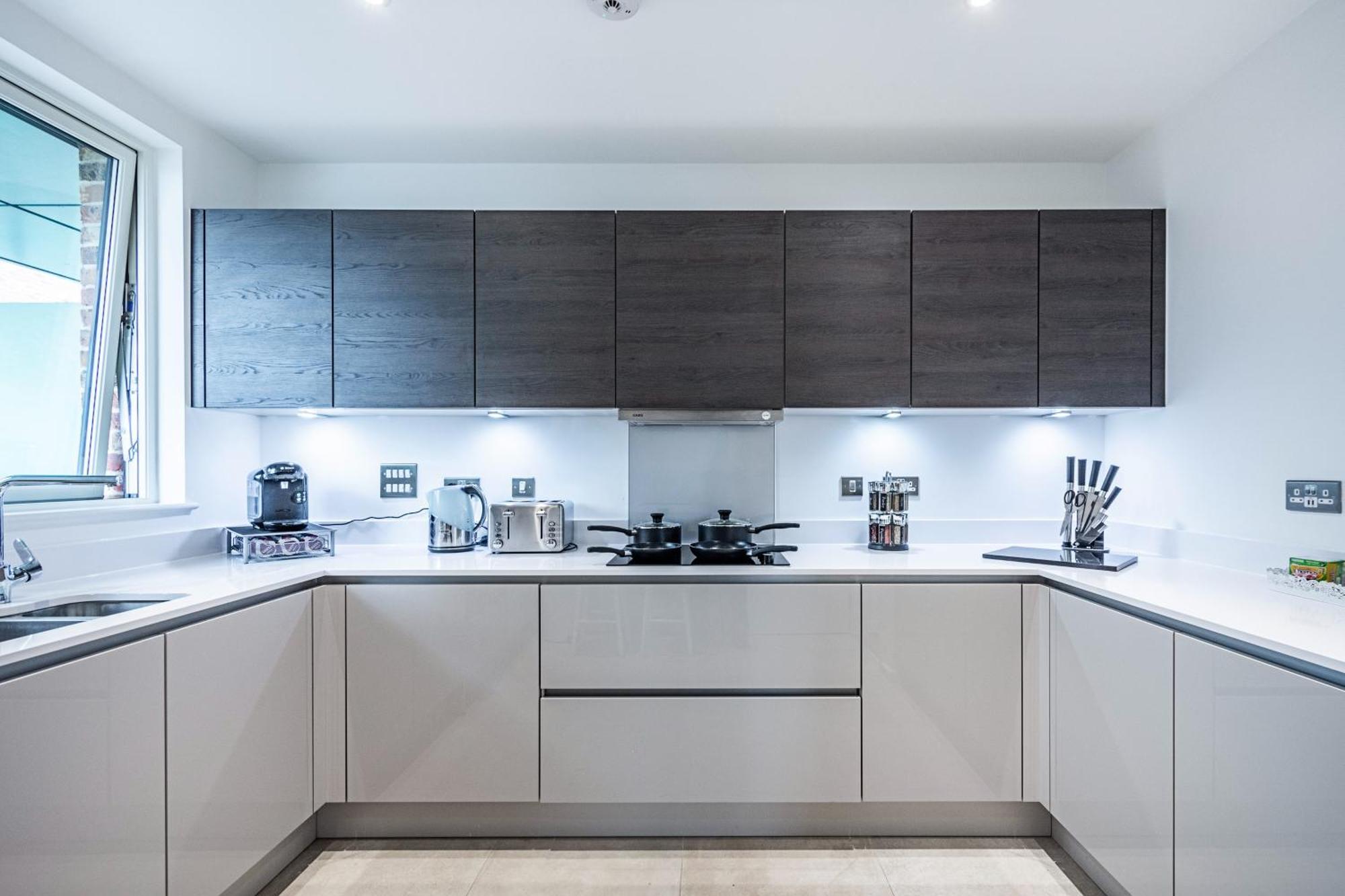 Chiswick Park 3 Bed 3 Bath West London - Parking Londres Exterior foto
