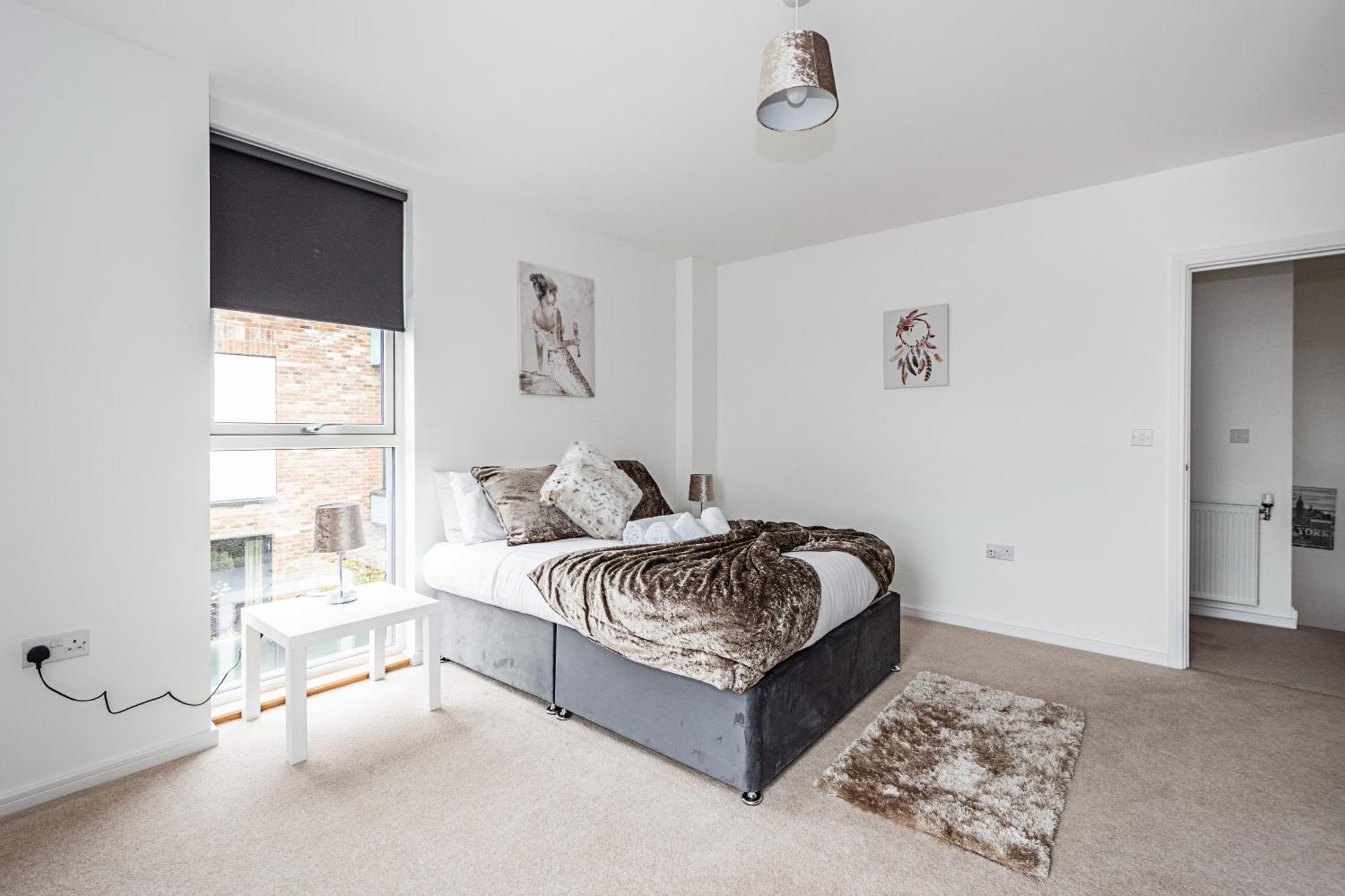 Chiswick Park 3 Bed 3 Bath West London - Parking Londres Exterior foto