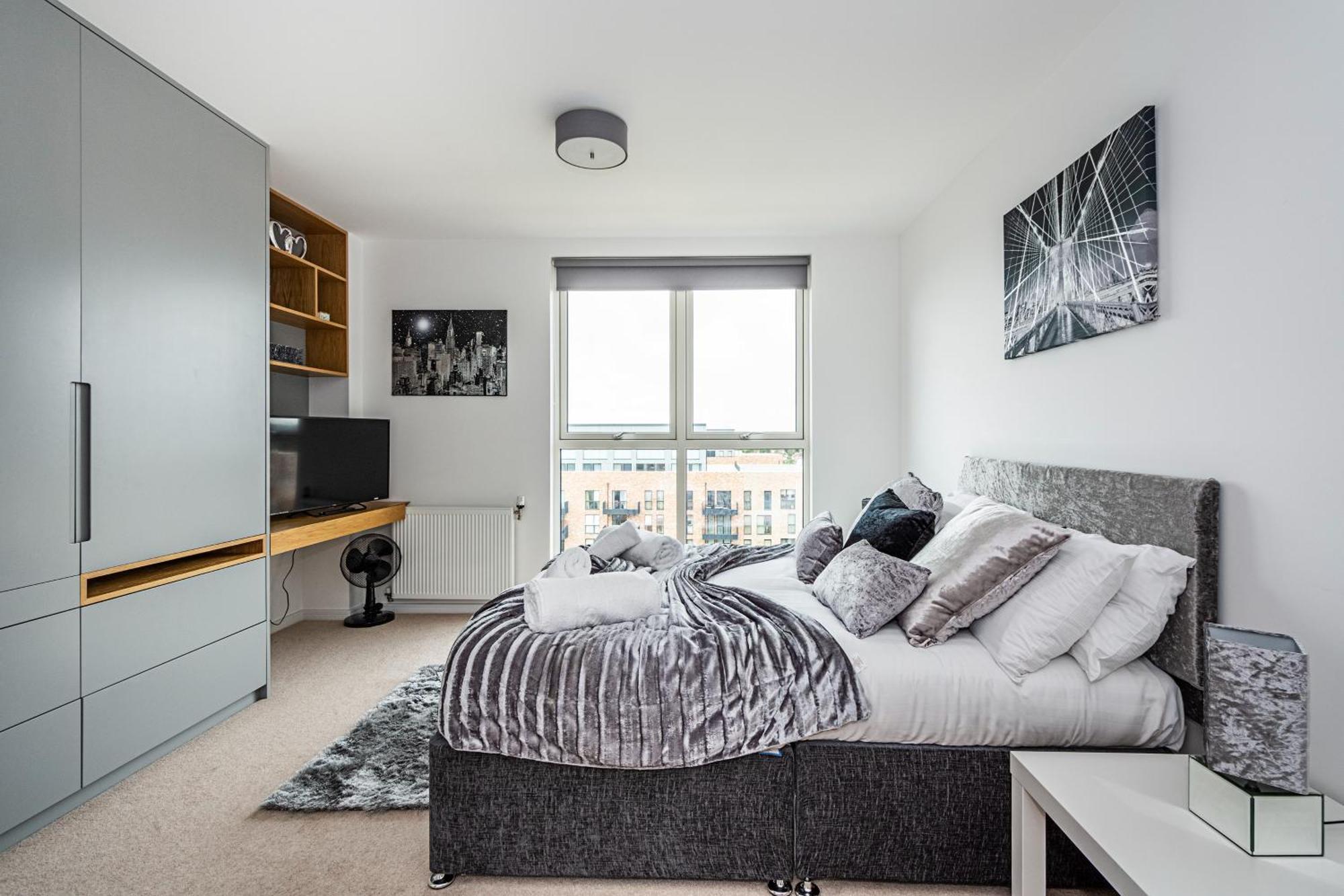 Chiswick Park 3 Bed 3 Bath West London - Parking Londres Exterior foto
