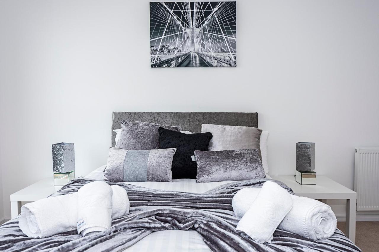 Chiswick Park 3 Bed 3 Bath West London - Parking Londres Exterior foto